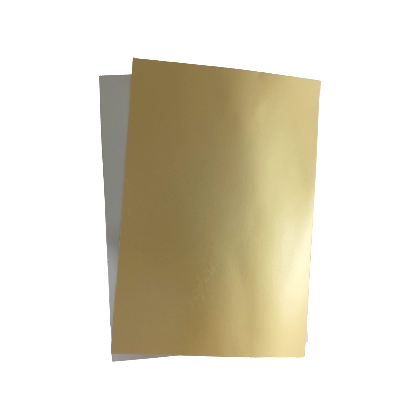 Mattgoldfarbener Karton